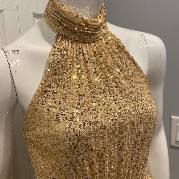 NWOT Ieena for Mac Duggal gold sequin halter gown - Picture 3 of 12